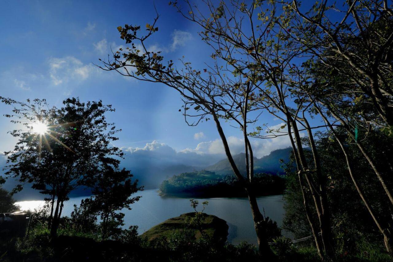 Ottway Hills Near Mattupetty Dam Hotel Munnar Exterior photo